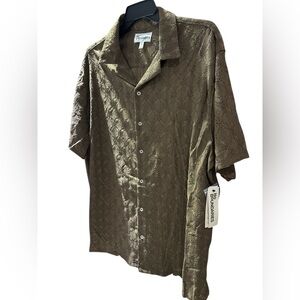 No Boundaries Men's Olive Button Down Shirt